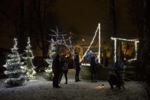 010 Pozdrav zimi in praznik luči Foto atelje Postojnatext